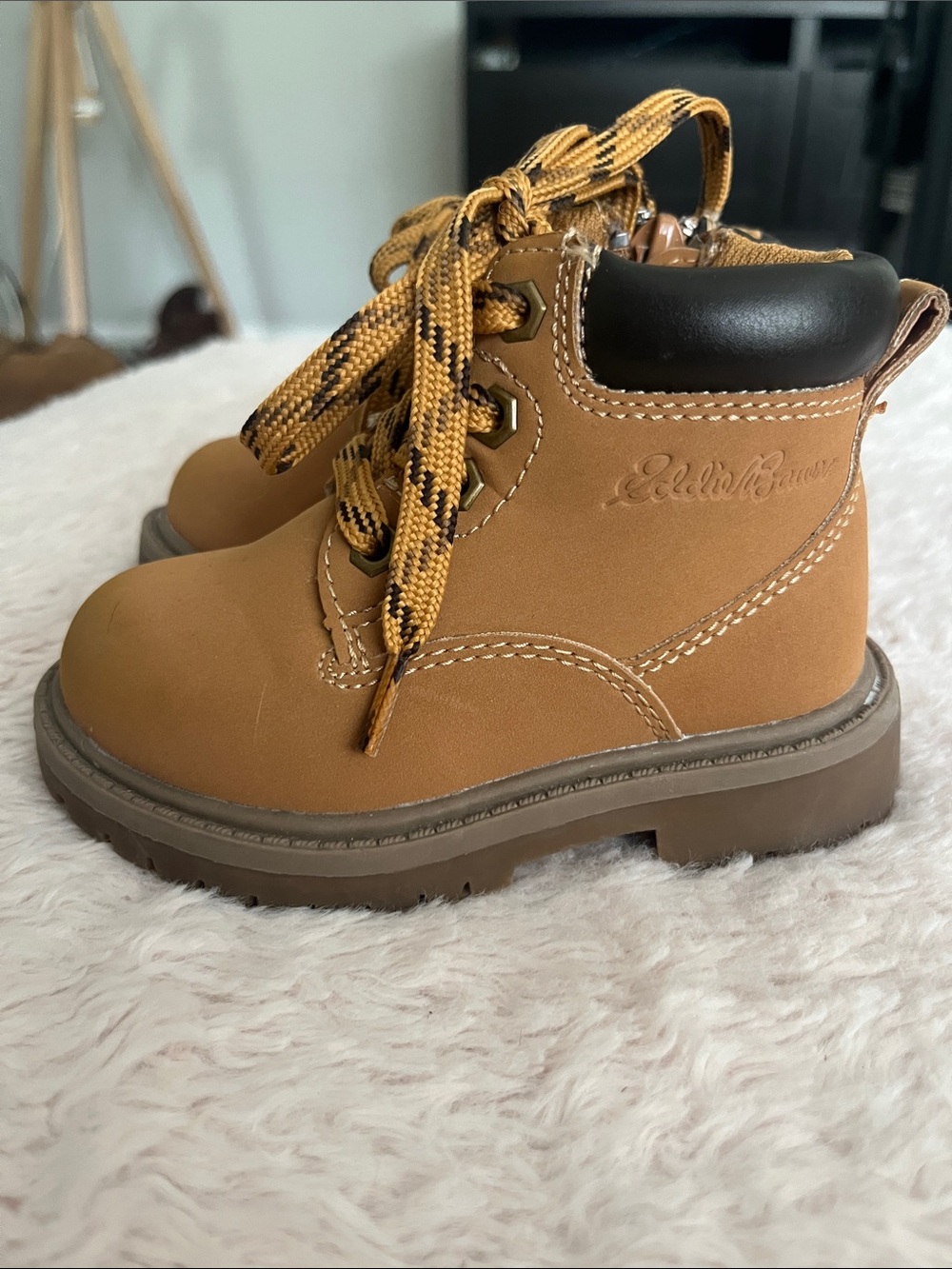 Eddie Bauer Kids Chestnut Lace-Up Hiking Boots
